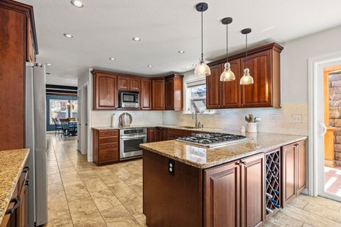 Tiny photo for 840 Ponderosa Drive, Klamath Falls, OR 97601 (MLS # 220217283)