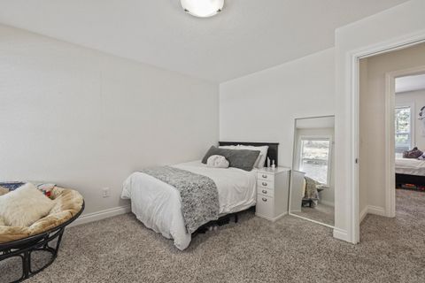 Tiny photo for 840 Ponderosa Drive, Klamath Falls, OR 97601 (MLS # 220217283)