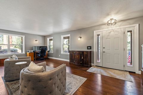 Tiny photo for 840 Ponderosa Drive, Klamath Falls, OR 97601 (MLS # 220217283)