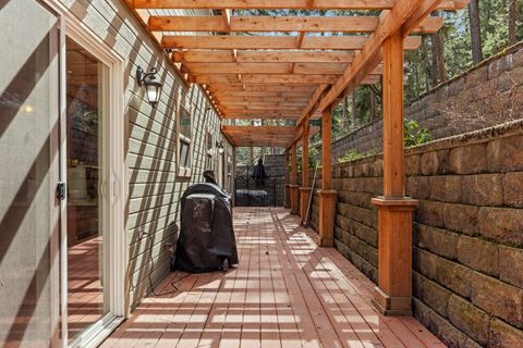 Tiny photo for 840 Ponderosa Drive, Klamath Falls, OR 97601 (MLS # 220217283)