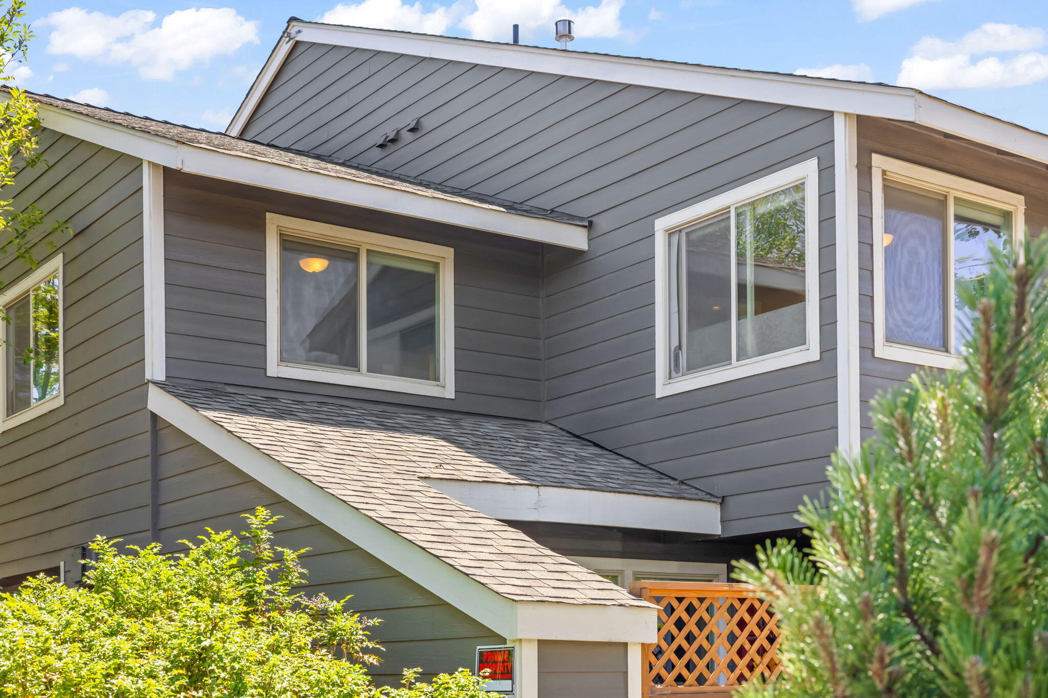111 NW Hawthorne Avenue APT 1