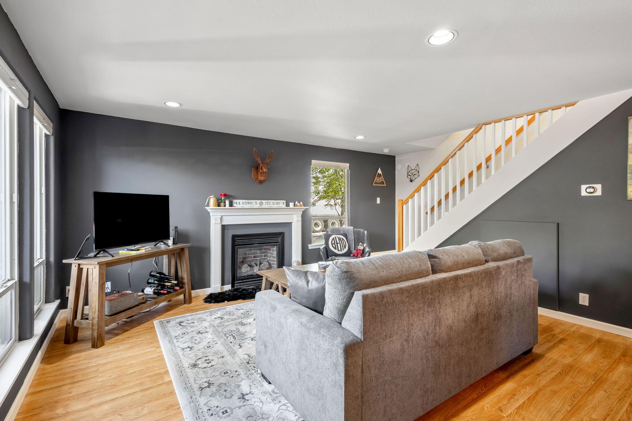 111 NW Hawthorne Avenue APT 1