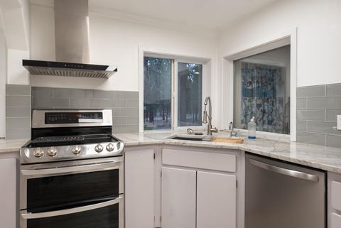 Tiny photo for 14731 Longleaf Pine Pne, La Pine, OR 97739 (MLS # 220215756)