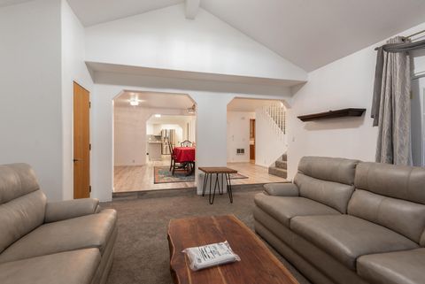 Tiny photo for 14731 Longleaf Pine Pne, La Pine, OR 97739 (MLS # 220215756)