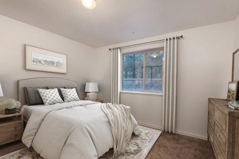 Tiny photo for 14731 Longleaf Pine Pne, La Pine, OR 97739 (MLS # 220215756)