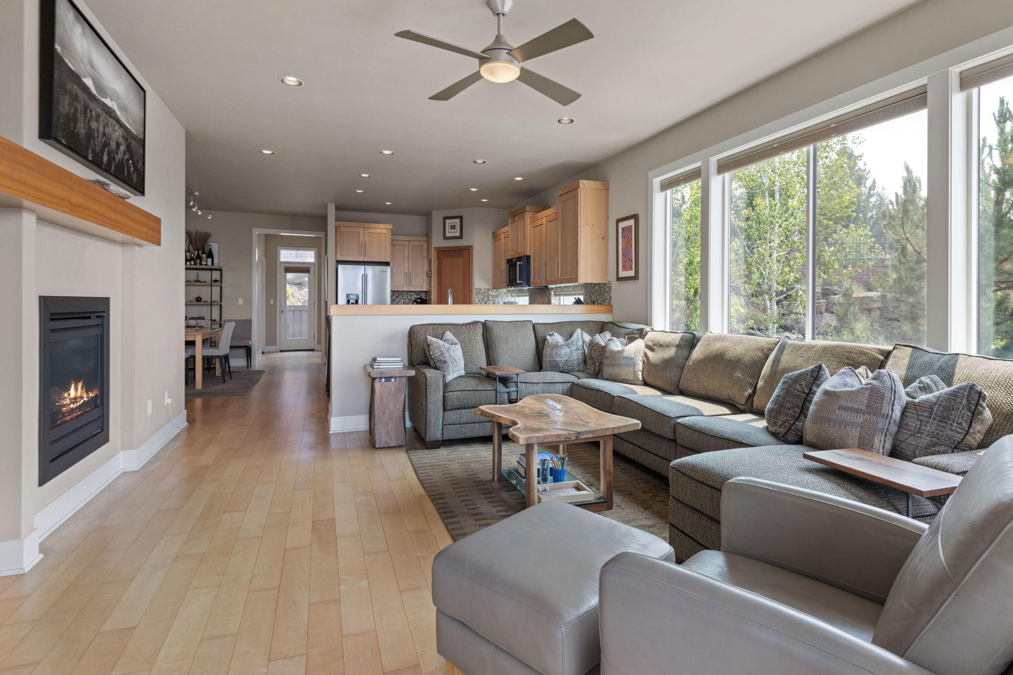 892 SW Theater Drive