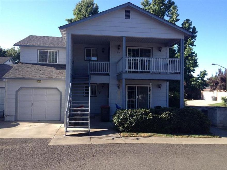 Nice Central Point neighborhood. Single level condo with attached one car garage. Convenient inside laundry. Good storage, nice clean unit. Includes appliances. Large Utility Room, large bedrooms, efficient kitchen, Electric heat pump, 6-panel doors, painted trims. Close to shopping and freeway access. Very affordable and easy care home. HOA includes yard care, garbage pick-up and exterior paint and roof updating.