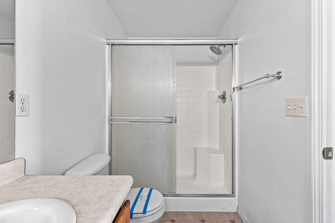 Tiny photo for 2324 Maple Park Drive, Medford, OR 97501 (MLS # 220213568)