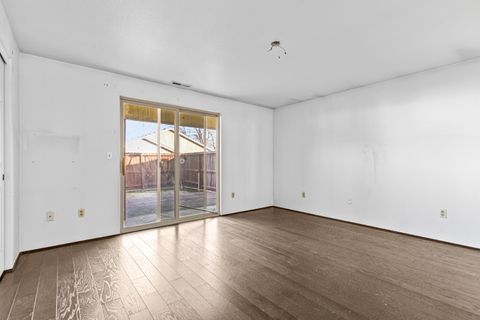 Tiny photo for 2324 Maple Park Drive, Medford, OR 97501 (MLS # 220213568)