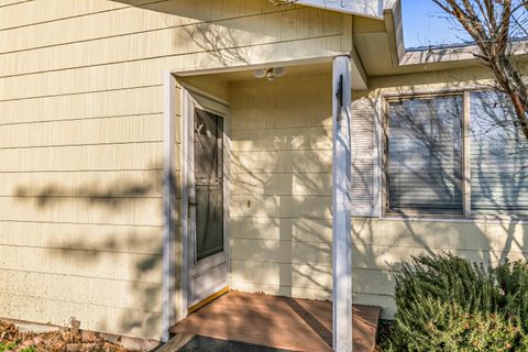 Tiny photo for 2324 Maple Park Drive, Medford, OR 97501 (MLS # 220213568)