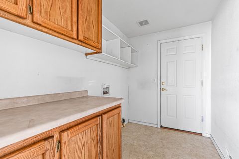 Tiny photo for 2324 Maple Park Drive, Medford, OR 97501 (MLS # 220213568)