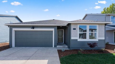 Photo of 2625 Steadman Avenue, Medford, OR 97501 (MLS # 220212819)
