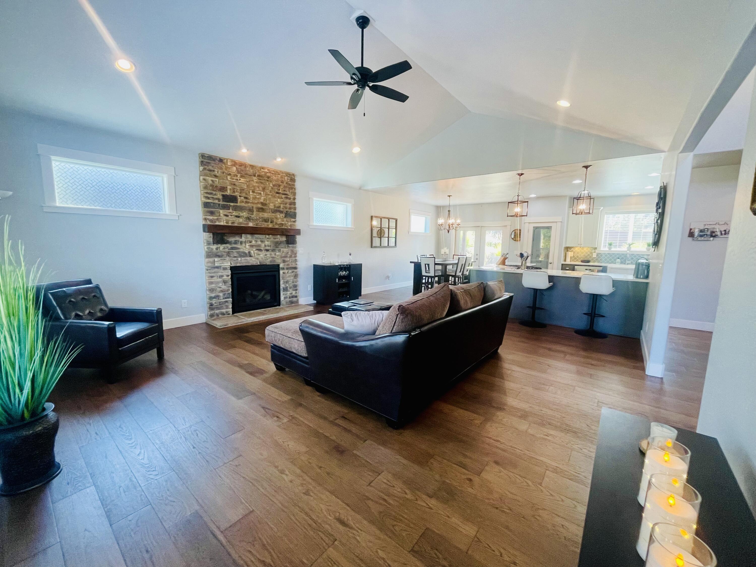 Bella Vista Heights Phases 1 & 2 - Residential