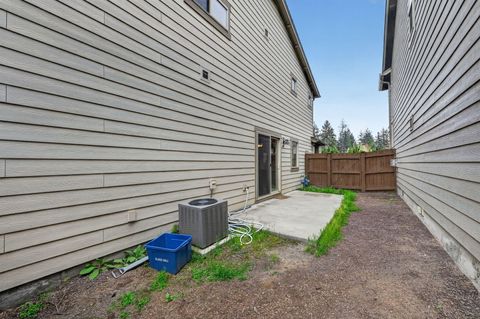 Tiny photo for 20252 Badger Road, Bend, OR 97702 (MLS # 220219239)