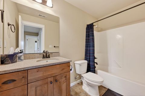 Tiny photo for 20252 Badger Road, Bend, OR 97702 (MLS # 220219239)