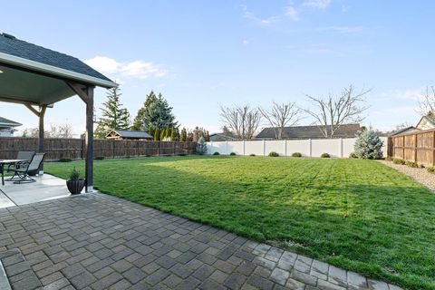 Tiny photo for 1043 Arrowhead Trail, Eagle Point, OR 97524 (MLS # 220216851)