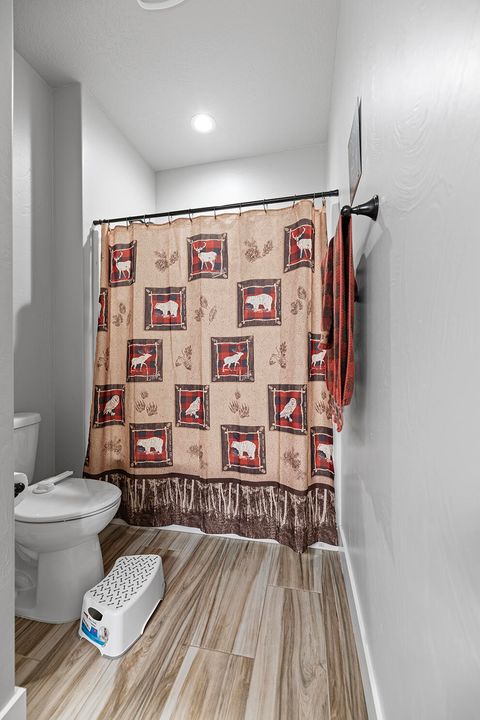 Tiny photo for 1043 Arrowhead Trail, Eagle Point, OR 97524 (MLS # 220216851)