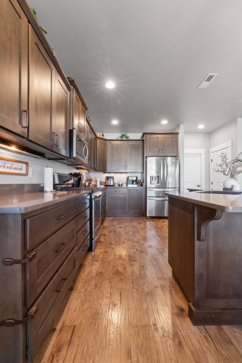 Tiny photo for 1043 Arrowhead Trail, Eagle Point, OR 97524 (MLS # 220216851)