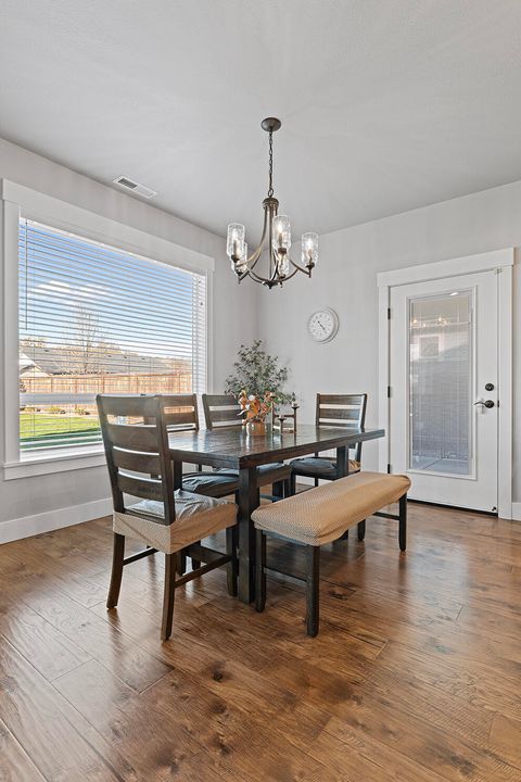 Tiny photo for 1043 Arrowhead Trail, Eagle Point, OR 97524 (MLS # 220216851)