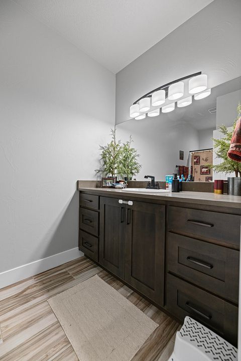 Tiny photo for 1043 Arrowhead Trail, Eagle Point, OR 97524 (MLS # 220216851)