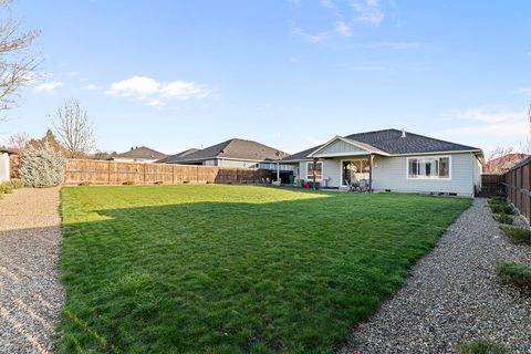 Tiny photo for 1043 Arrowhead Trail, Eagle Point, OR 97524 (MLS # 220216851)