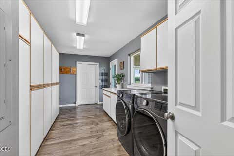 Tiny photo for 1760 Minear Road, Medford, OR 97501 (MLS # 220222750)