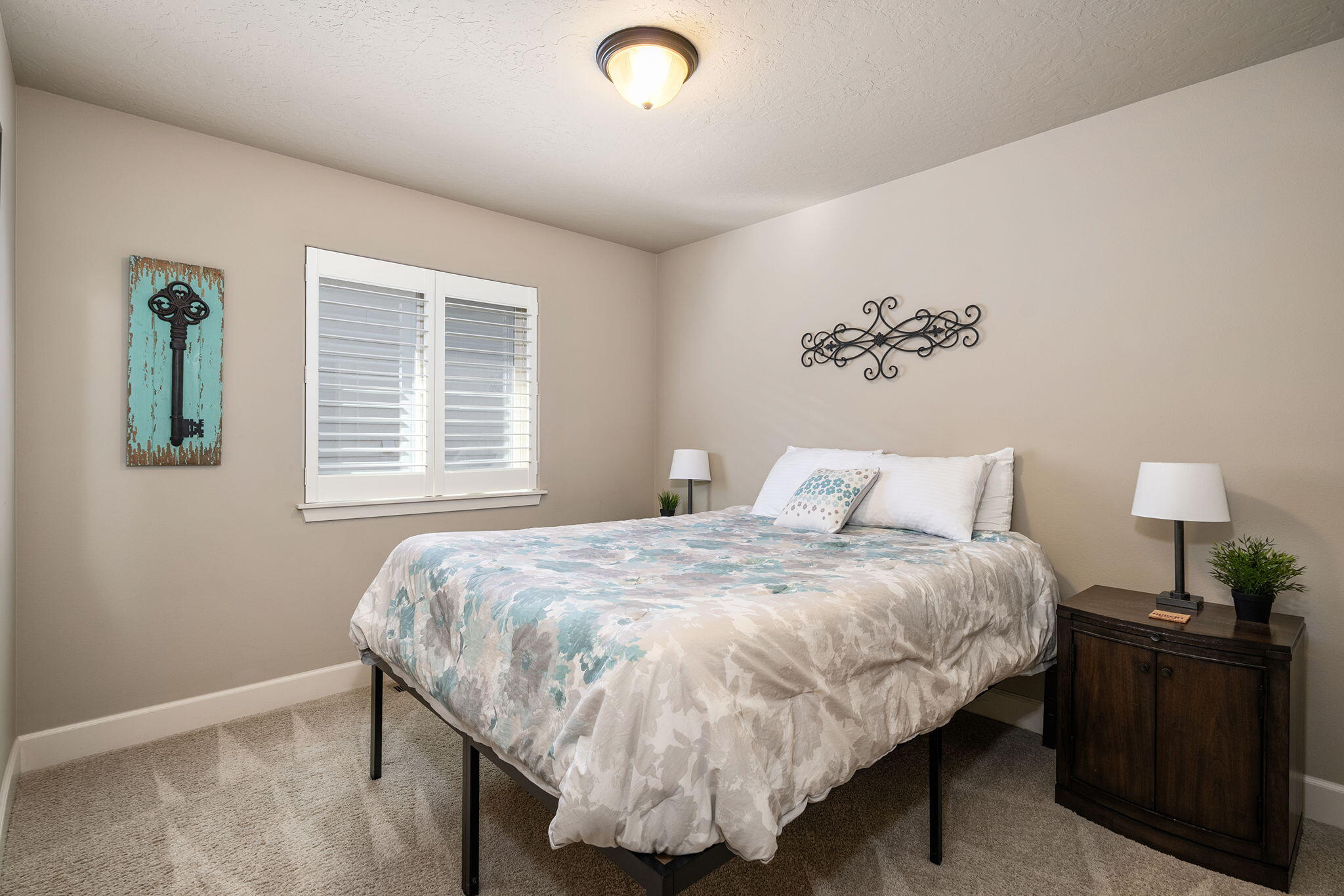 Rooster Rock - Residential