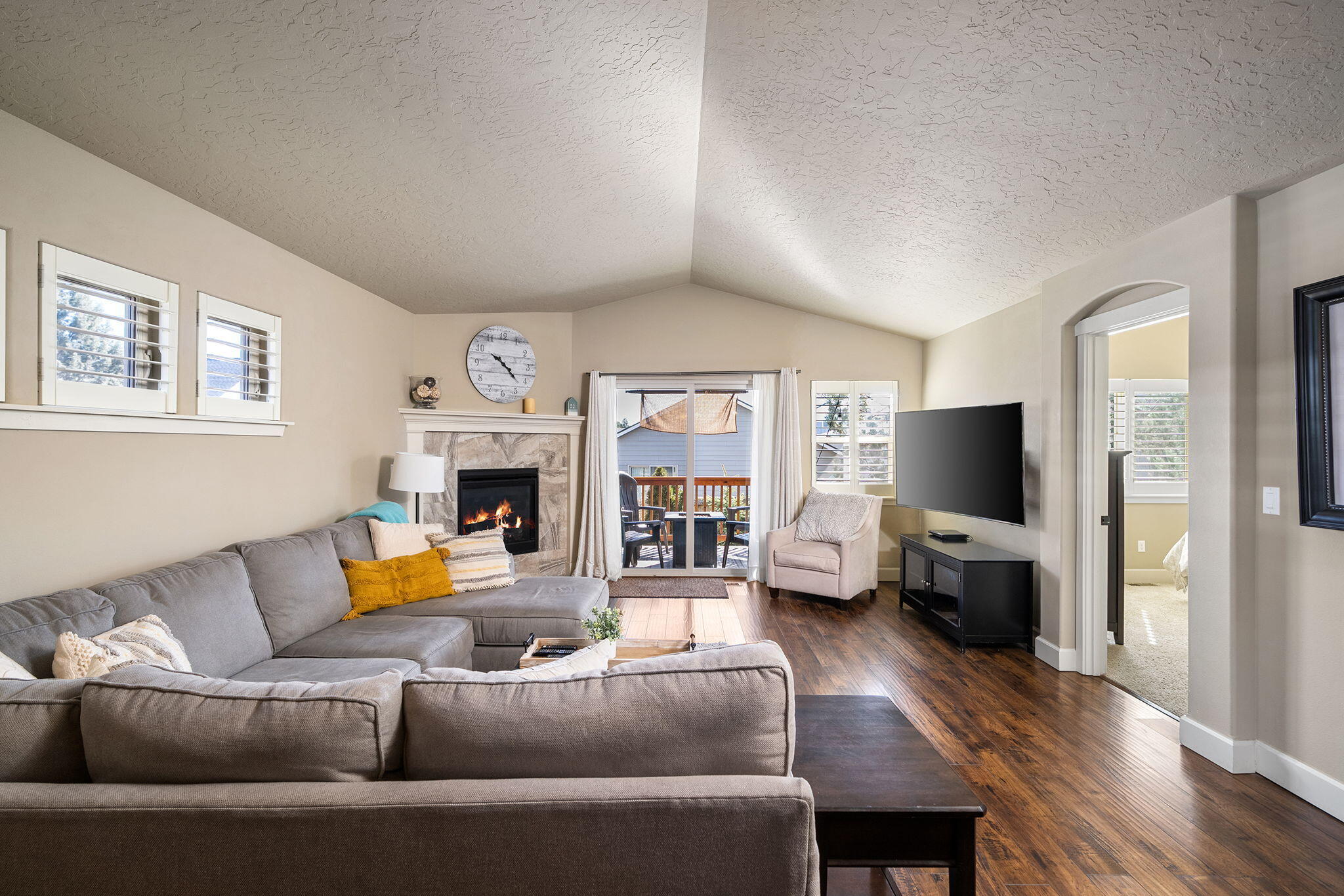 Rooster Rock - Residential