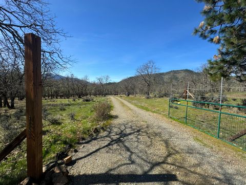 Tiny photo for 541 Board Shanty Road, Grants Pass, OR 97527 (MLS # 220217115)