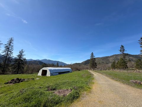 Tiny photo for 541 Board Shanty Road, Grants Pass, OR 97527 (MLS # 220217115)