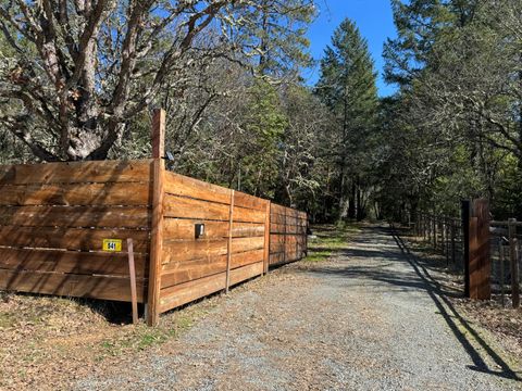 Tiny photo for 541 Board Shanty Road, Grants Pass, OR 97527 (MLS # 220217115)