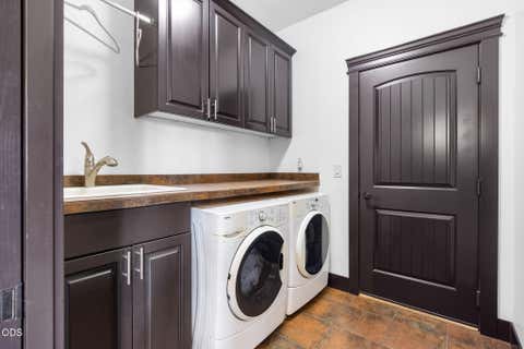 Tiny photo for 19151 Mount Shasta Court, Bend, OR 97703 (MLS # 220227399)