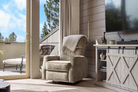 Tiny photo for 19151 Mount Shasta Court, Bend, OR 97703 (MLS # 220227399)