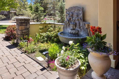 Tiny photo for 19151 Mount Shasta Court, Bend, OR 97703 (MLS # 220227399)