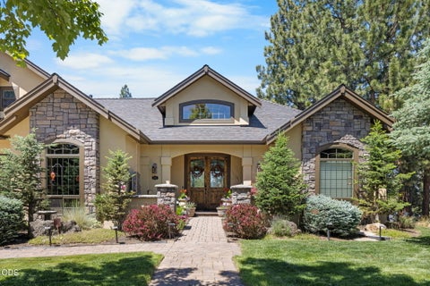 Photo of 19151 Mount Shasta Court, Bend, OR 97703 (MLS # 220227399)