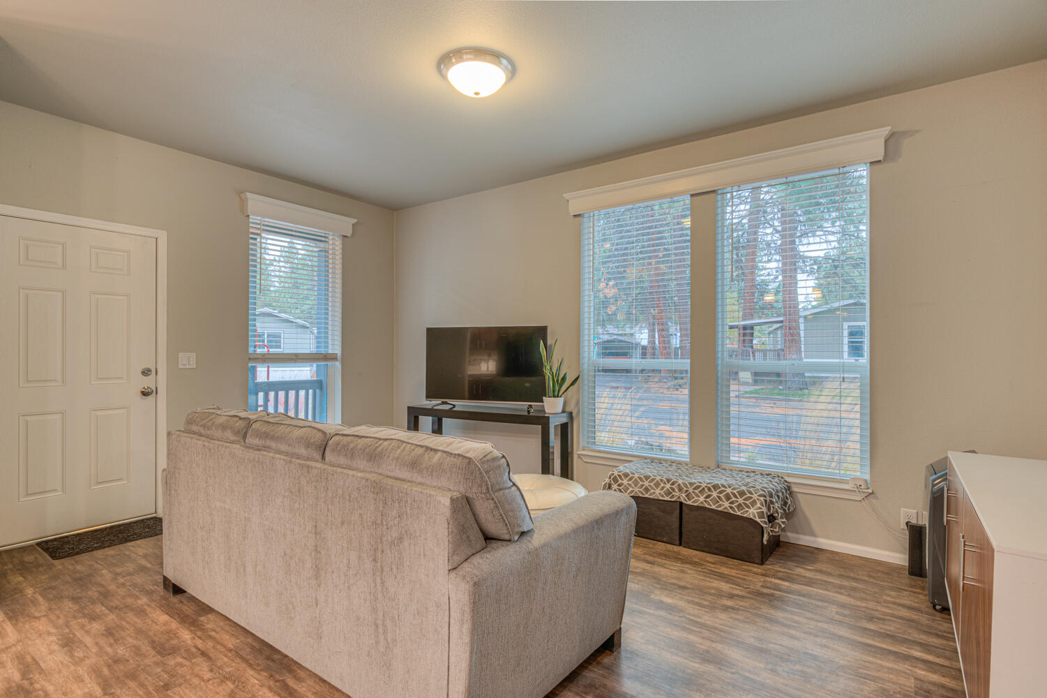 61040 S Queens Drive 18