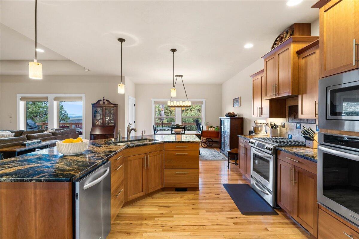 Eagle Crest - Residential