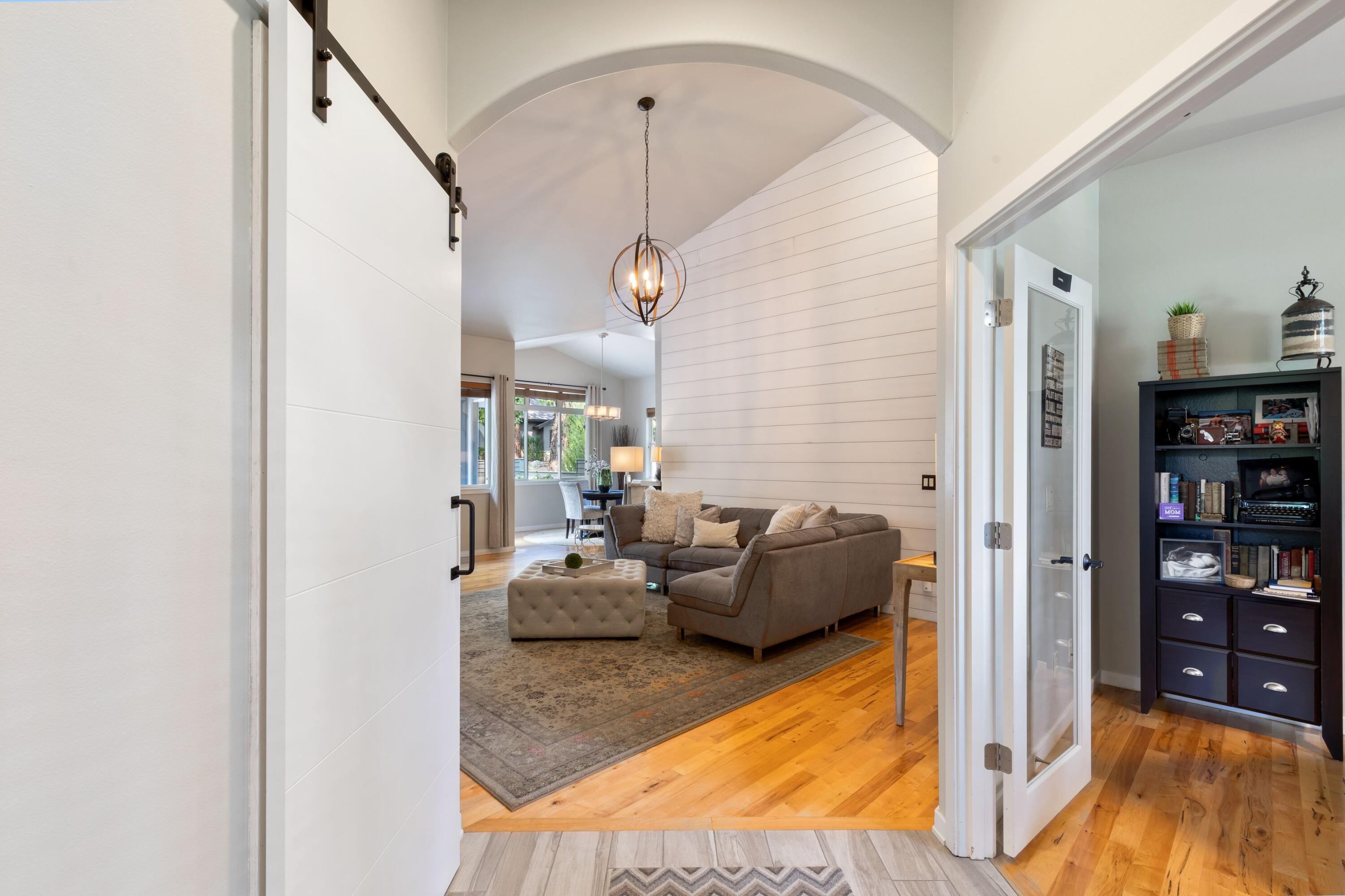 Broken Top - Residential