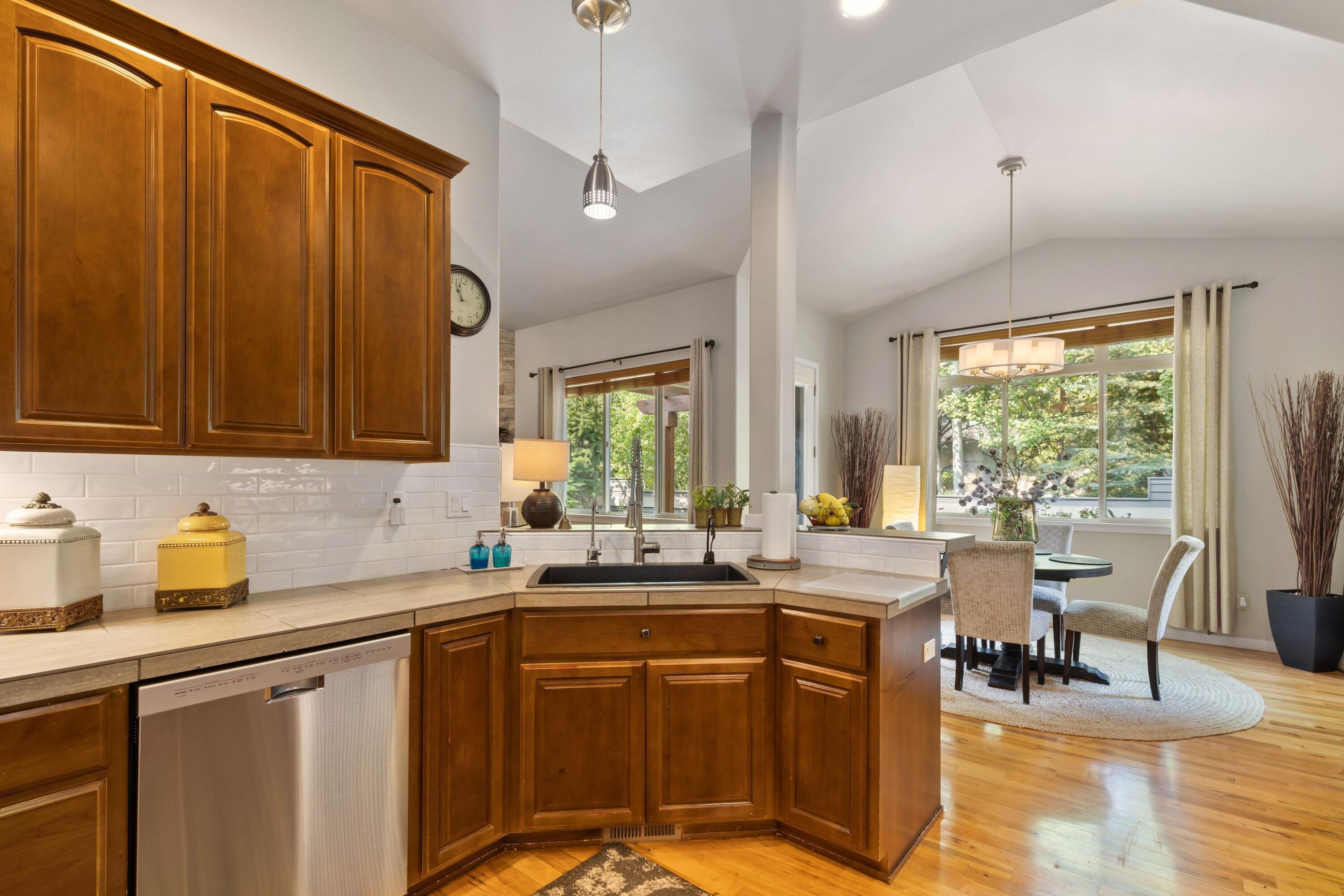 Broken Top - Residential