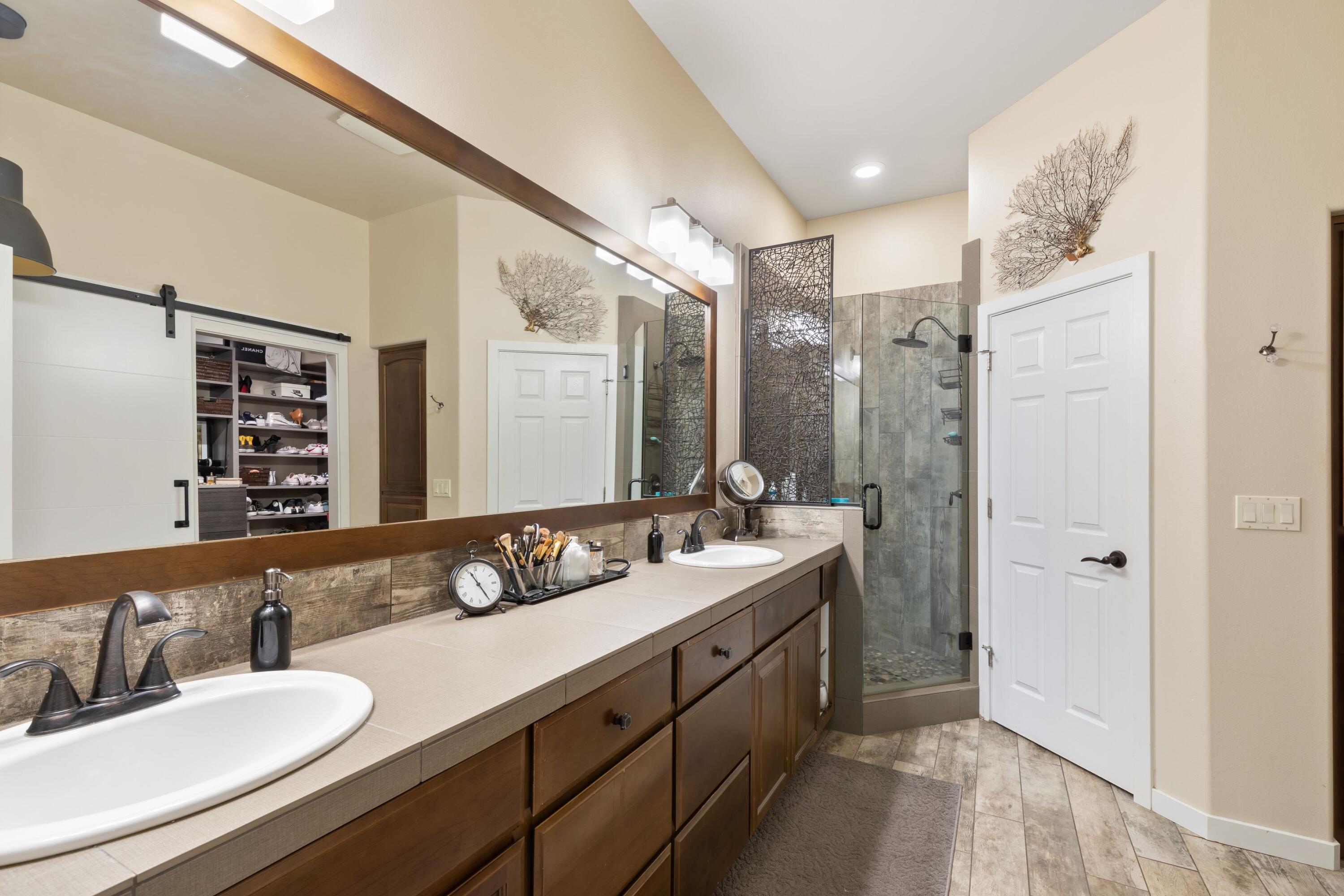 Broken Top - Residential