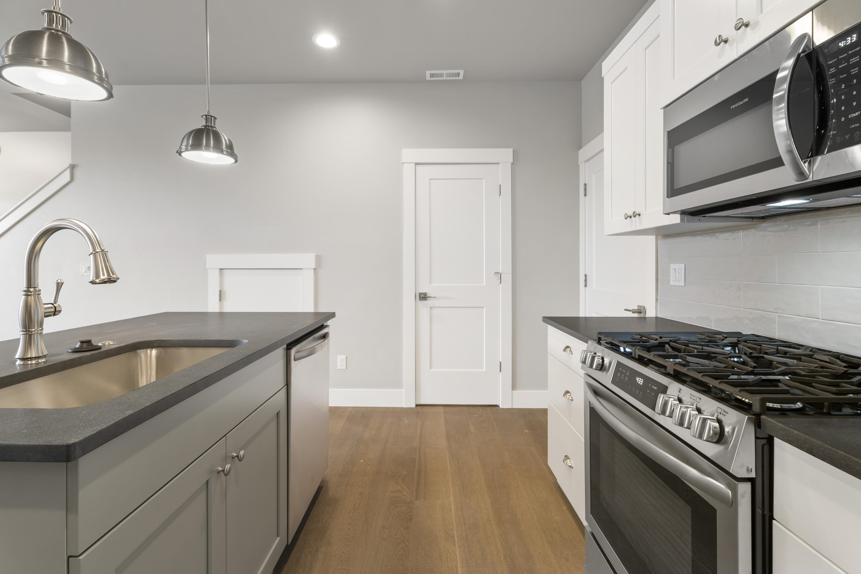 3937 SW Coyote Avenue Lot 154