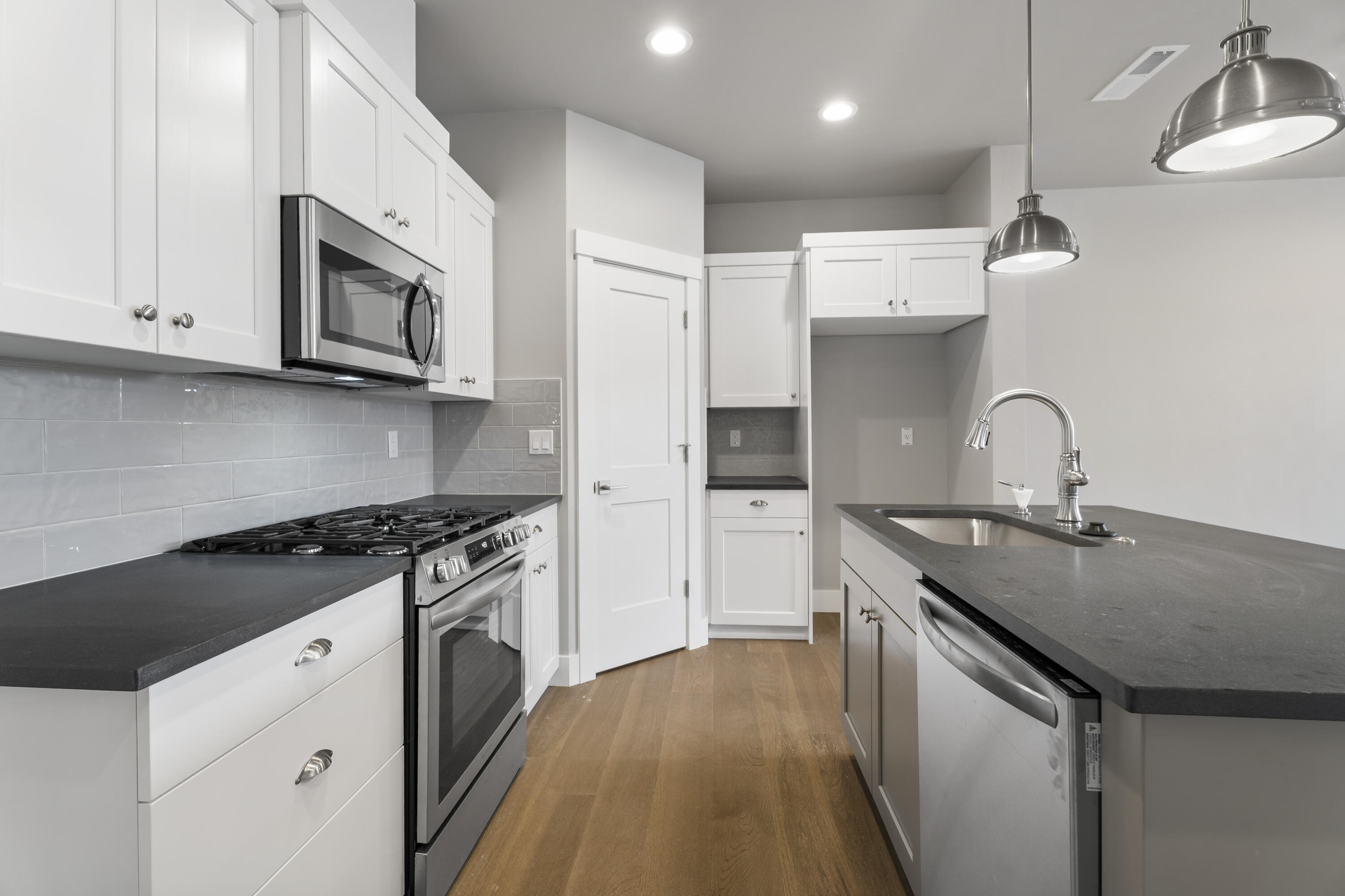 3937 SW Coyote Avenue Lot 154