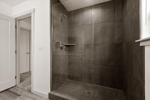 Tiny photo for 550 NW 28th Court, Redmond, OR 97756 (MLS # 220212461)