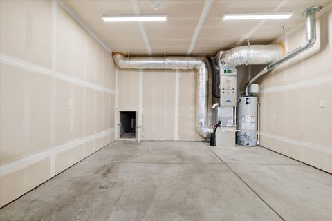 Tiny photo for 550 NW 28th Court, Redmond, OR 97756 (MLS # 220212461)