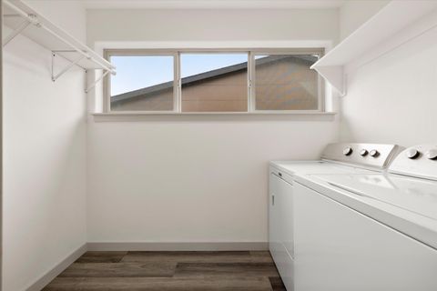 Tiny photo for 550 NW 28th Court, Redmond, OR 97756 (MLS # 220212461)