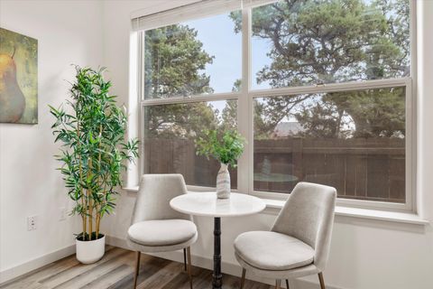 Tiny photo for 550 NW 28th Court, Redmond, OR 97756 (MLS # 220212461)