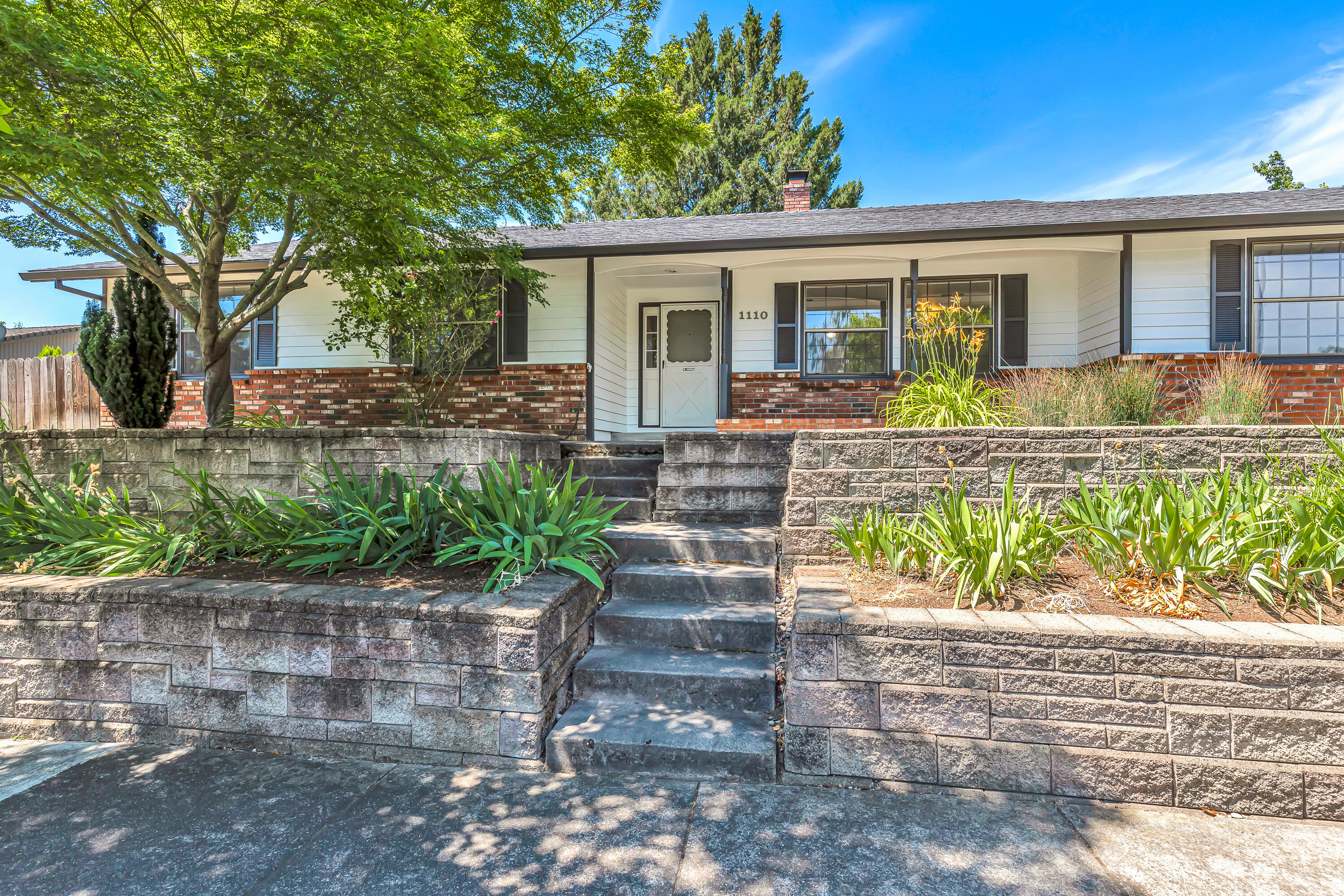 Montcrest Villa - Residential