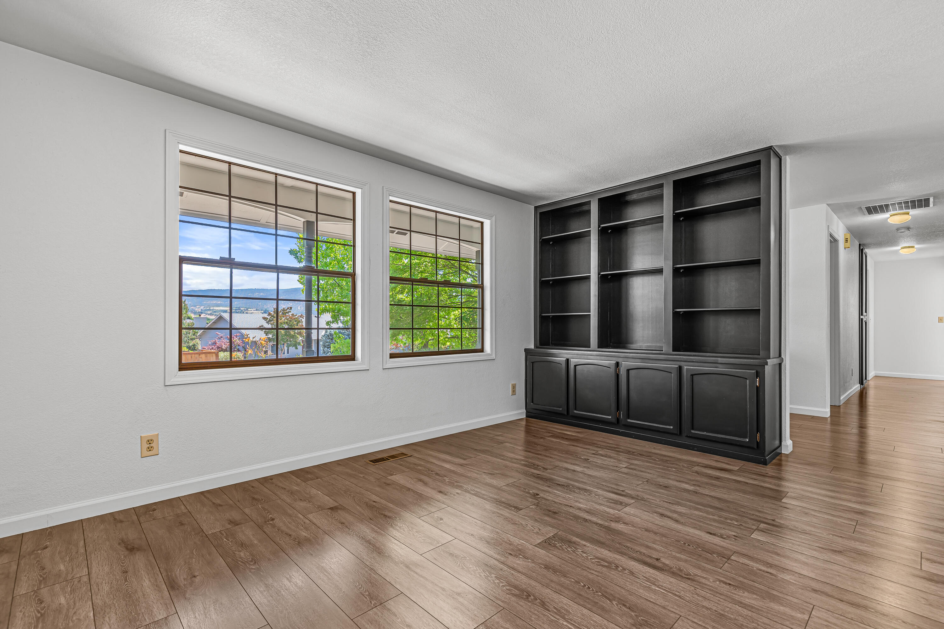 Montcrest Villa - Residential