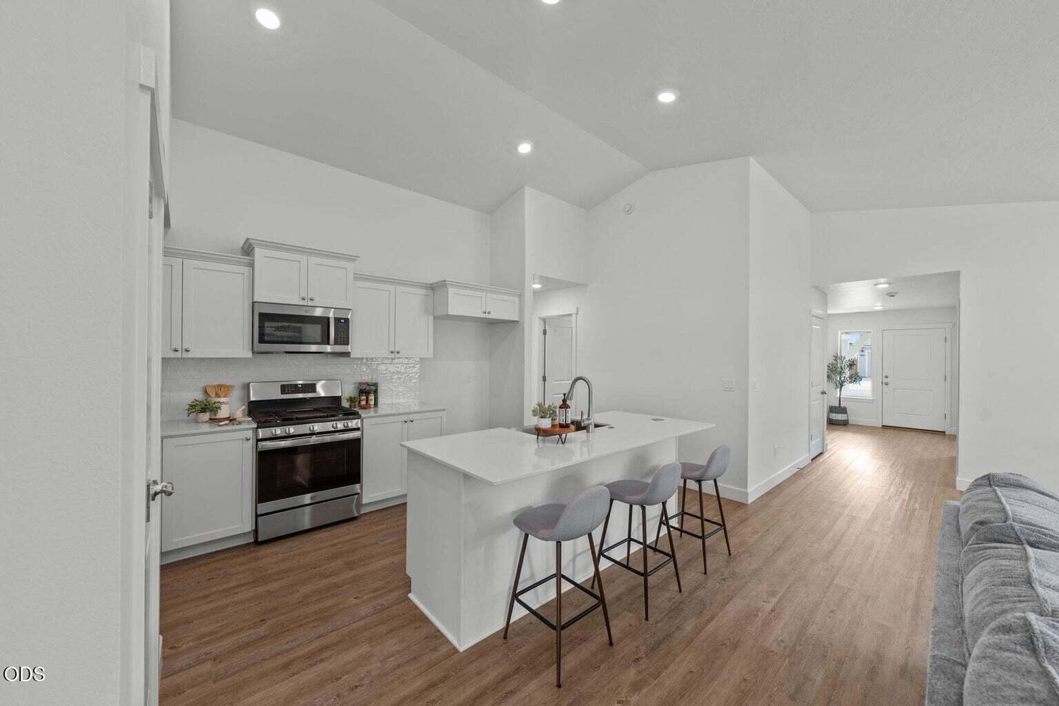 61801 Camellia Street 51