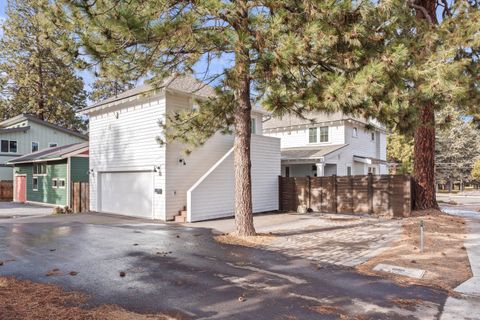 Tiny photo for 775 NE Franklin Avenue, Bend, OR 97701 (MLS # 220214204)